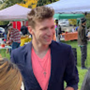 Meet your Posher, Leo